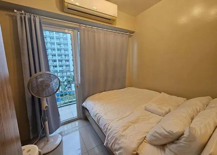 Amenity Pool View 1 Bedroom Balcony Moa Smx Ikea Shore002 * Manila
